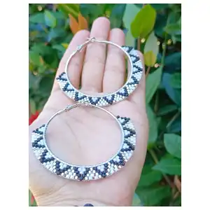 Argollas triángulo negro y blanco miniatura 2